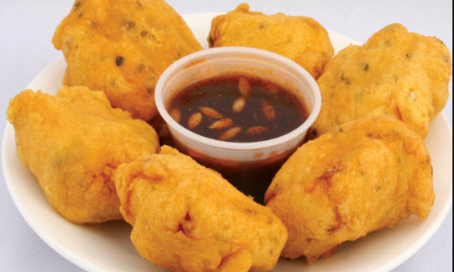 पांच मिनट में बनाएं क्रिस्पी आलू पकोड़ा की टेस्टी रेसिपी, फैमली मेंबर्स को आएगी बेहद पसंद