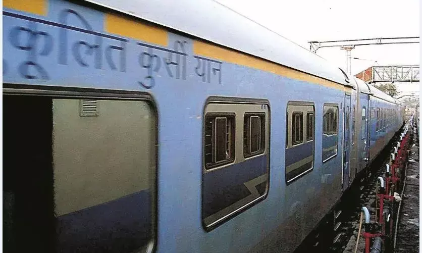 नर्मदा एक्सप्रेस, अंबिकापुर और हमसफर सहित कई ट्रेनें रद्द, यात्रियों की परेशानी