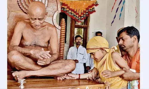 न्यायाधीश व अधिवक्ताओं ने अर्पित की विनयांजलि न्यायाधीश व अधिवक्ताओं ने अर्पित की विनयांजलि