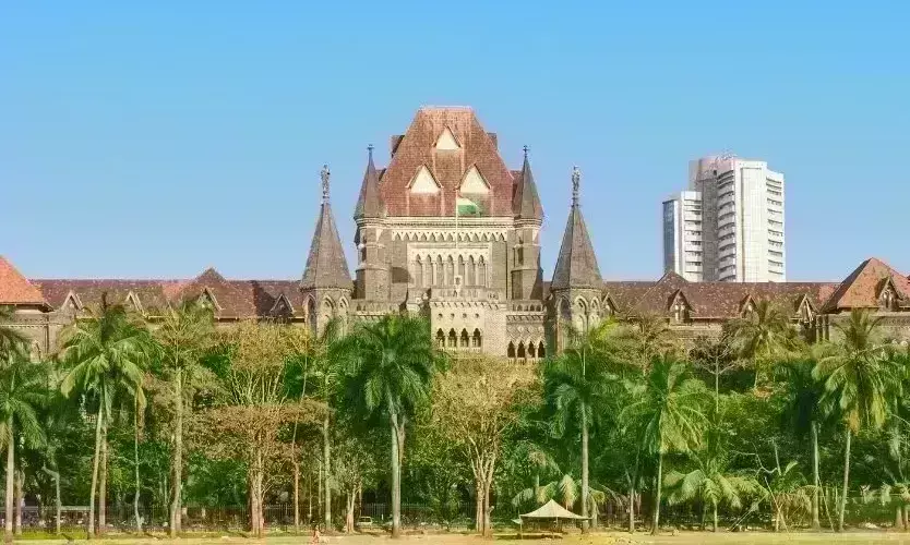 प्राइवेट बिल्डरों के हित के लिए केंद्र के हितों से समझौता नहीं कर सकते