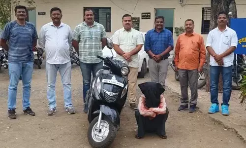 अमरावती में बुजुर्ग को शराब पिलाकर सोने की अंगूठी लूटनेवाला आरोपी गिरफ्तार अमरावती में बुजुर्ग को शराब पिलाकर सोने की अंगूठी लूटनेवाला आरोपी गिरफ्तार
