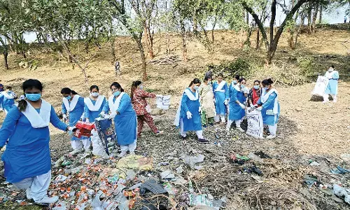 निरंकारी मिशन का अंबाझरी उद्यान में स्वच्छ जल-स्वच्छ मन अभियान,  किया श्रमदान निरंकारी मिशन का अंबाझरी उद्यान में स्वच्छ जल-स्वच्छ मन अभियान,  किया श्रमदान