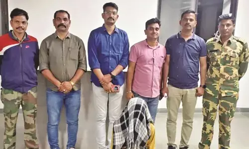 पुलिस के हत्थे चढ़ा सेंधमार, दो चोर पुलिस के शिकंजे से बाहर, तलाश जारी