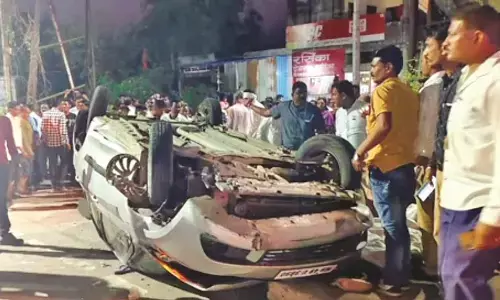 तेज रफ्तार कार ने राहगीरों को उड़ाया, हादसे में एक की हुई मौत और दो जख्मी