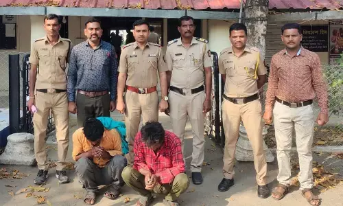 ऑटो से महिला के जेवरात उड़ाने वाले तीन आरोपियों को पुलिस ने किया गिरफ्तार