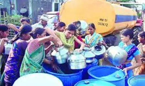 जलसंकट ,  महाराष्ट्र के 605 गांवों और 1496 बस्तियों में पड़ रही टैंकर की जरूरत