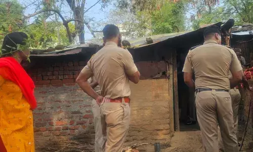 100 रुपए के लिए जन्मदात्री की ले ली जान, हत्यारे पुत्र को पुलिस ने किया गिरफ्तार 100 रुपए के लिए जन्मदात्री की ले ली जान, हत्यारे पुत्र को पुलिस ने किया गिरफ्तार