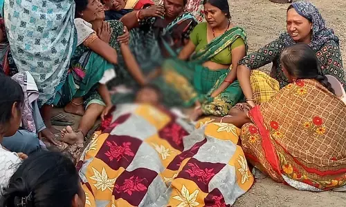 स्कूल से लौटते समय तैराकी के लिए तालाब में उतरे, गाद में फंसकर दो किशोरों की मौत स्कूल से लौटते समय तैराकी के लिए तालाब में उतरे, गाद में फंसकर दो किशोरों की मौत