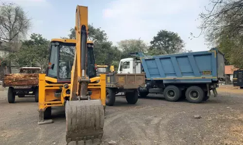 चंद्रपुर में 1 करोड़ के माल के साथ 7 रेत तस्करों को पुलिस ने किया गिरफ्तार चंद्रपुर में 1 करोड़ के माल के साथ 7 रेत तस्करों को पुलिस ने किया गिरफ्तार