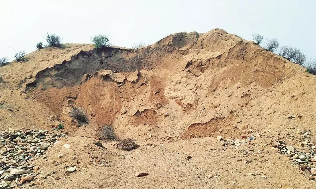 खुलासा - सरकारी रेत नीति का उड़ रहा मखौल, सस्ती मिल रही है चोरी की रेत