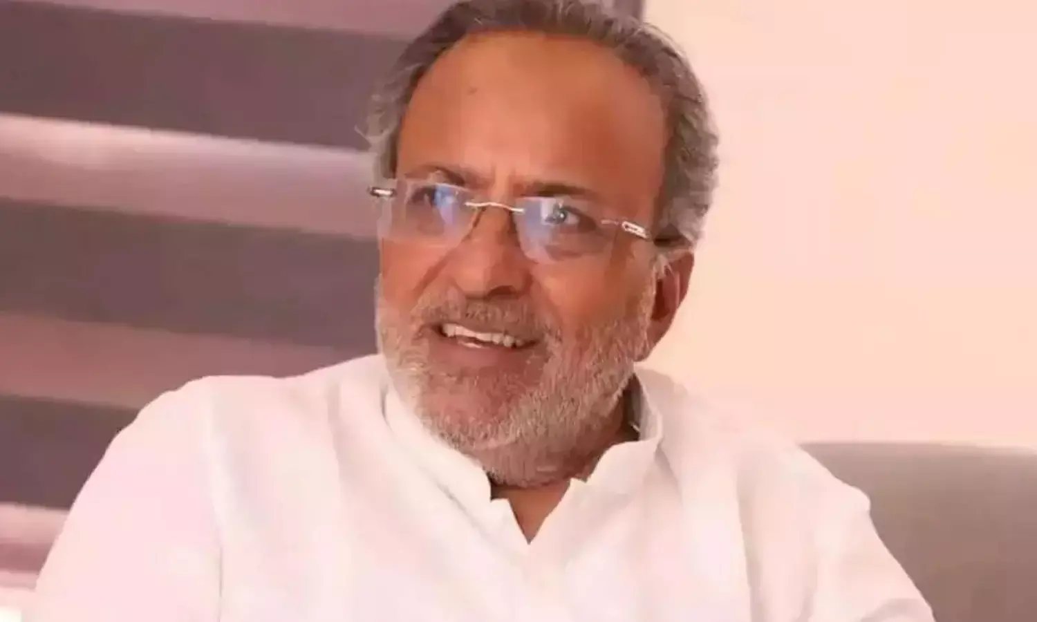 लोकसभा चुनाव से पहले कांग्रेस को बड़ा झटका, गुजरात के इस दिग्गज नेता ने छोड़ा साथ