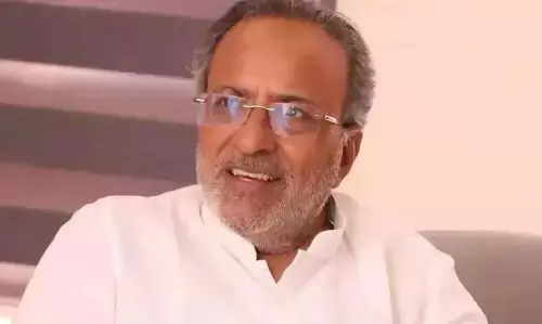 लोकसभा चुनाव से पहले कांग्रेस को बड़ा झटका, गुजरात के इस दिग्गज नेता ने छोड़ा साथ लोकसभा चुनाव से पहले कांग्रेस को बड़ा झटका, गुजरात के इस दिग्गज नेता ने छोड़ा साथ