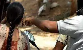 अमरावती में दो नकाबपोश लुटेरे चेन छीनकर हुए थे फरार, एक आरोपी लगा पुलिस के हाथ अमरावती में दो नकाबपोश लुटेरे चेन छीनकर हुए थे फरार, एक आरोपी लगा पुलिस के हाथ