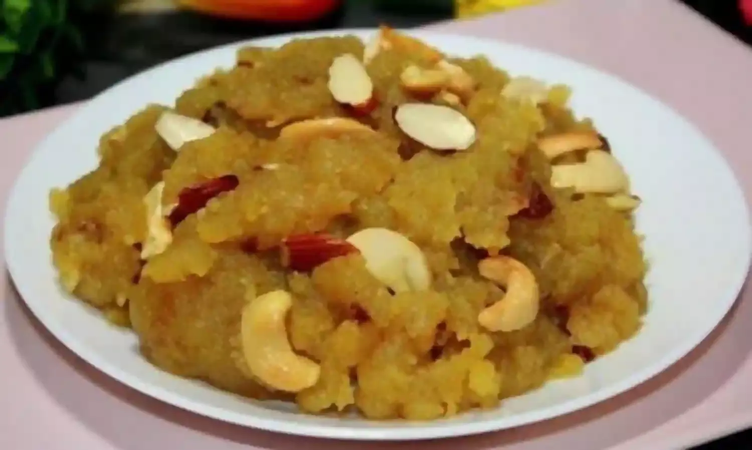 इस आसान रेसिपी से भगवान शिव को भोग लगाने के लिए बनाएं आलू का हलवा