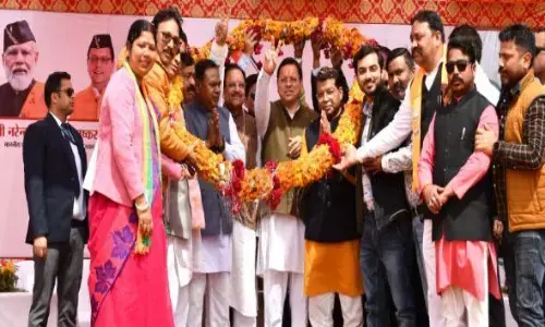 मुख्यमंत्री पुष्कर सिंह धामी ने रुद्रपुर के गाँधी पार्क में आयोजित नजूल भूमि का निशुल्क पट्टा वितरण एवं किफायती आवास आवंटन कार्यक्रम में प्रतिभाग किया