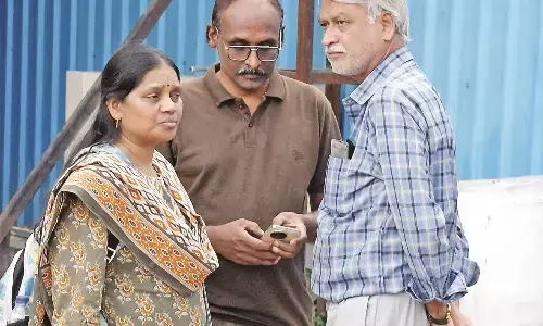 जेल का सर्वर डाउन होने से प्रो. साईबाबा अभी रिहा नहीं, प्रक्रिया नहीं हो पाई पूरी जेल का सर्वर डाउन होने से प्रो. साईबाबा अभी रिहा नहीं, प्रक्रिया नहीं हो पाई पूरी