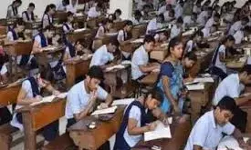आंदोलन कर रहे कर्मचारी, दसवीं व बारहवीं की उत्तर पुस्तिका बिना जांचे ही बोर्ड को लौटाई आंदोलन कर रहे कर्मचारी, दसवीं व बारहवीं की उत्तर पुस्तिका बिना जांचे ही बोर्ड को लौटाई