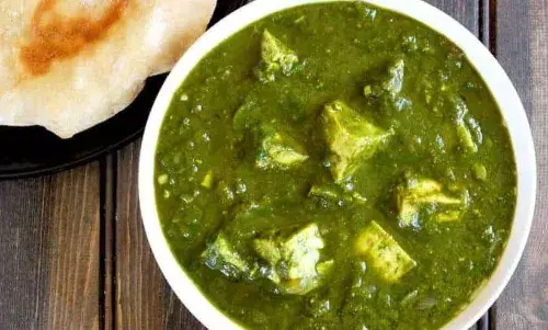 पालक पनीर तैयार करें कुछ इस तरह से, टेस्ट की लोग करेंगे तारीफ