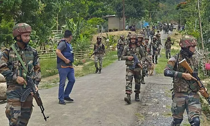 सेना के एक और जवान का अपहरण, घर से उठा के ले गए अज्ञात लोग, तलाशी अभियान जारी सेना के एक और जवान का अपहरण, घर से उठा के ले गए अज्ञात लोग, तलाशी अभियान जारी