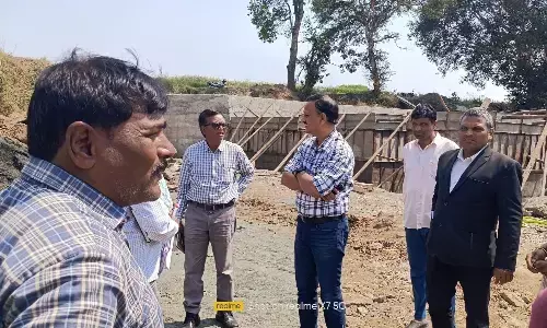 कुंडालीकला स्टाप डेम के निर्माण की गुणवत्ता पर उठे सवाल, एसडीएम ने मौके पर जाकर जांच की कुंडालीकला स्टाप डेम के निर्माण की गुणवत्ता पर उठे सवाल, एसडीएम ने मौके पर जाकर जांच की