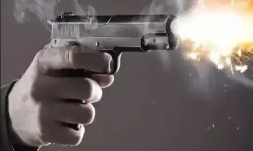 रेस्टोरेन्ट में चली बंदूक, घुसकर सामान फेंका, मामला दर्ज रेस्टोरेन्ट में चली बंदूक, घुसकर सामान फेंका, मामला दर्ज