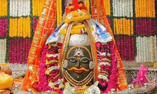 महाकालेश्वर और ओंकारेश्वर में लाखों श्रृद्धालुओं ने किये भगवान शिव के दर्शन