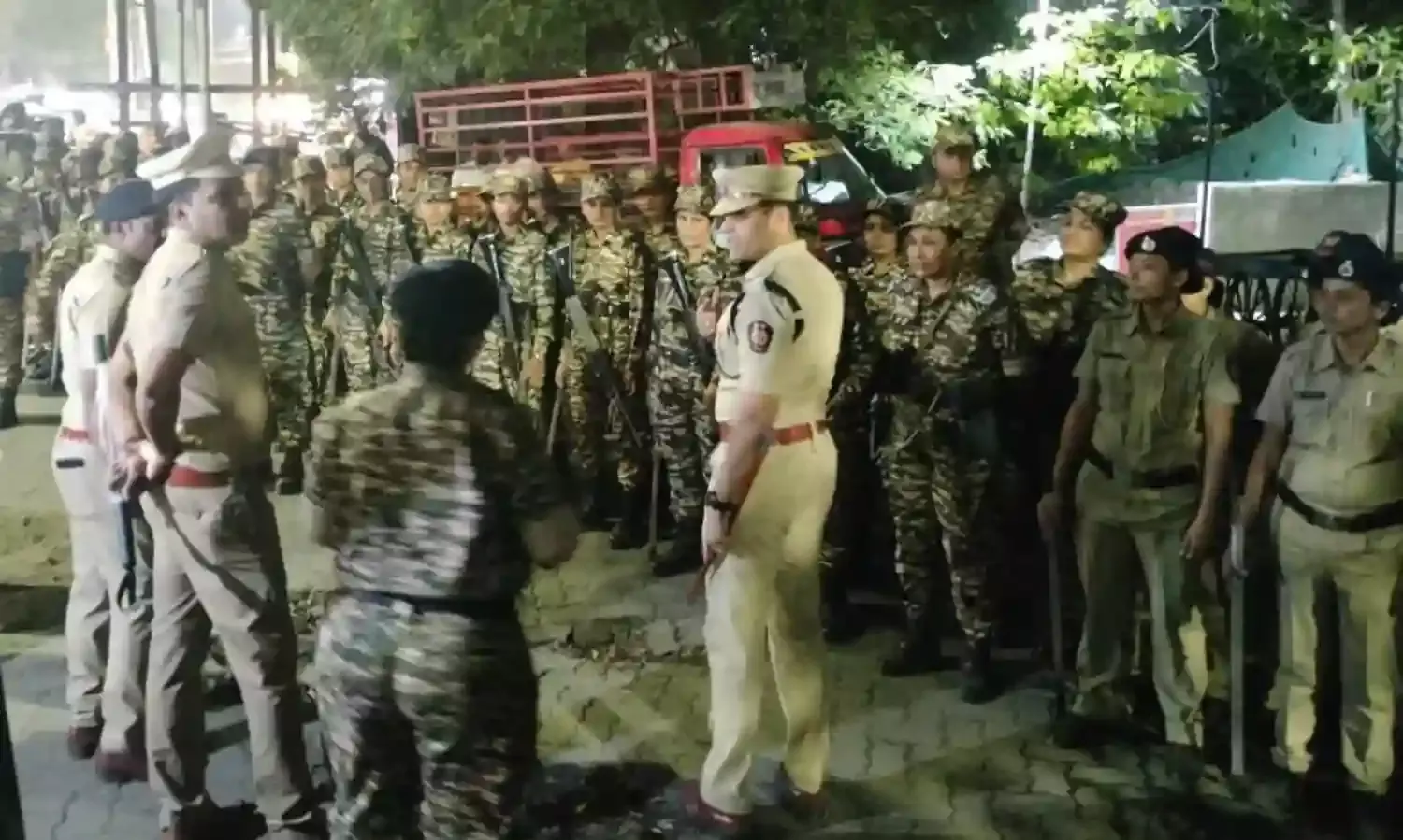 लोकसभा चुनाव से पहले कपिलनगर क्षेत्र में पुलिस का रूटमार्च, जवान भी हुए शामिल