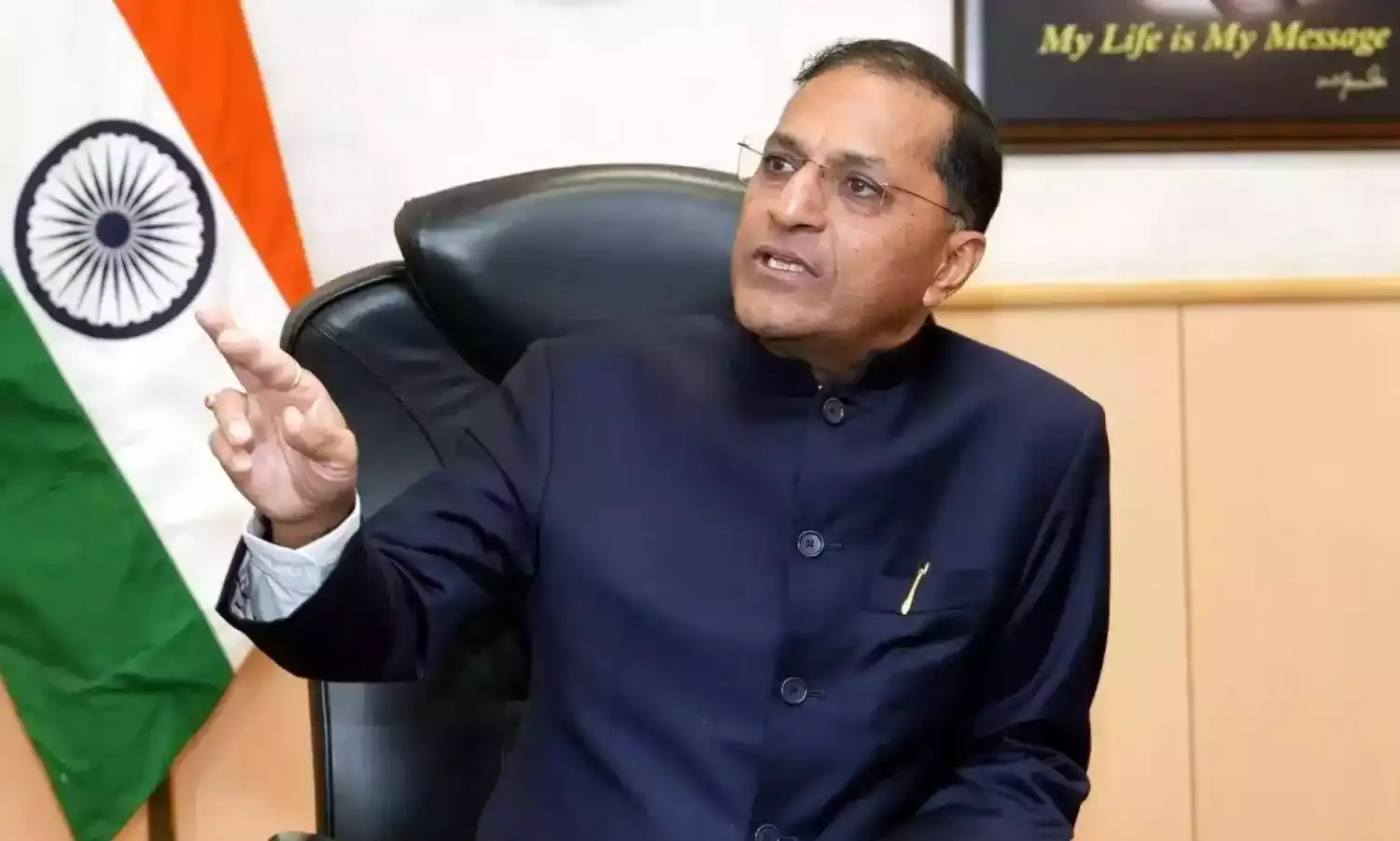 लोकसभा चुनाव से पहले चुनाव आयुक्त अरुण गोयल ने दिया इस्तीफा, राष्ट्रपति ने किया मंजूर
