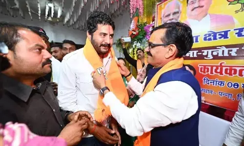 करणी सेना जिलाध्यक्ष भाजपा में हुए शामिल करणी सेना जिलाध्यक्ष भाजपा में हुए शामिल