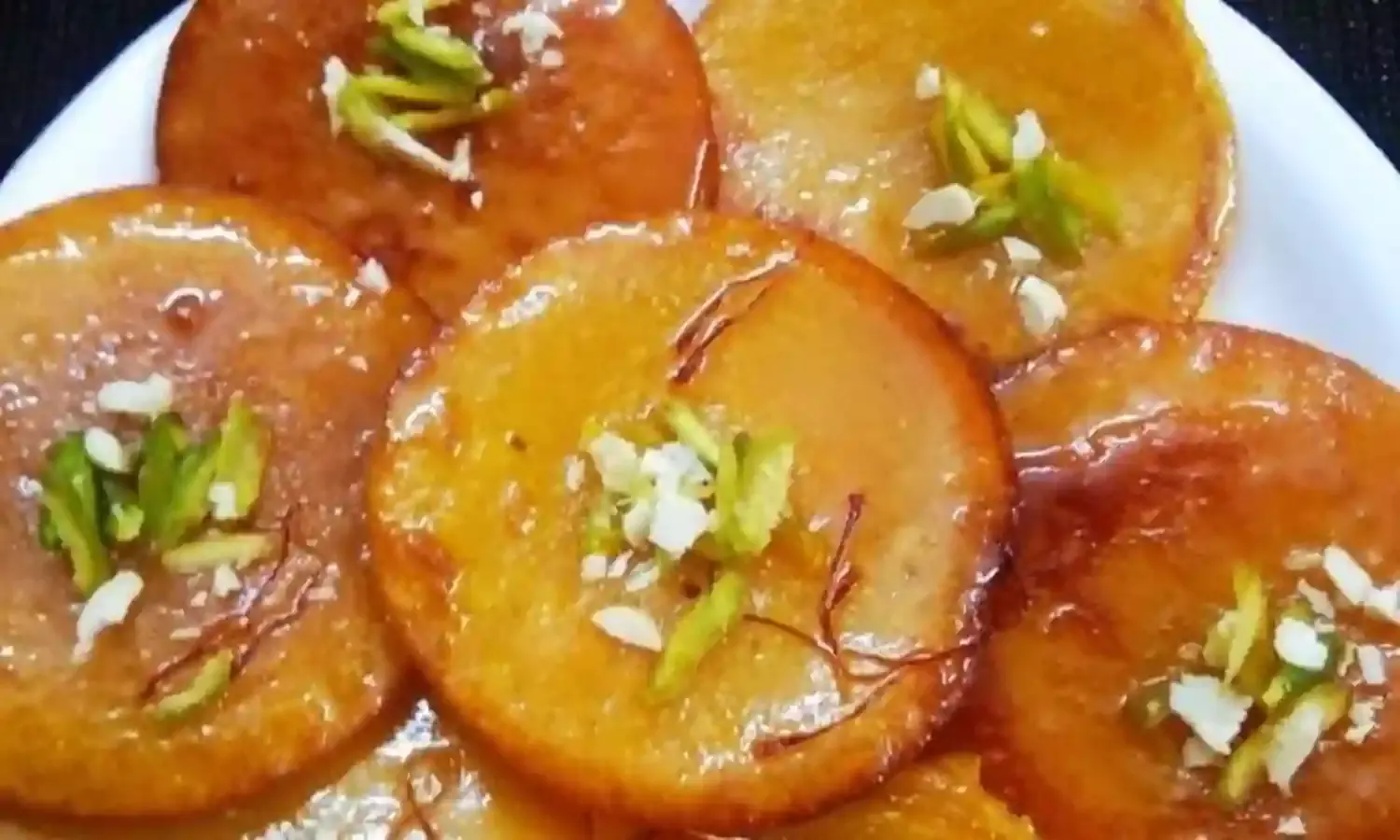 होली के खास मौके पर बनाएं मालपुआ, यहां जानिए इसकी आसान रेसिपी