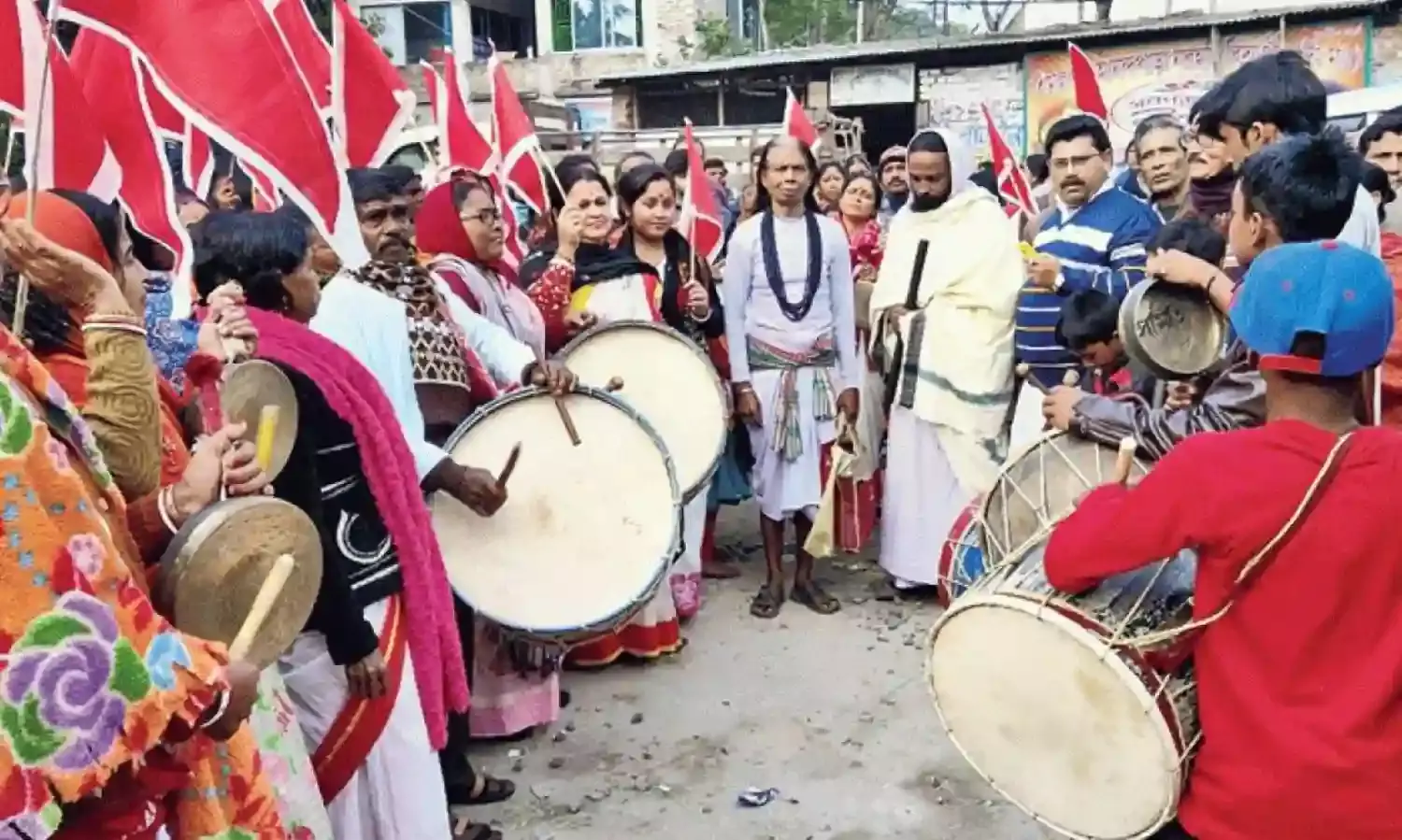 कौन हैं मतुआ समुदाय के लोग, जो सीएए लागू होने को बता रहे हैं दूसरा स्वतंत्रता दिवस