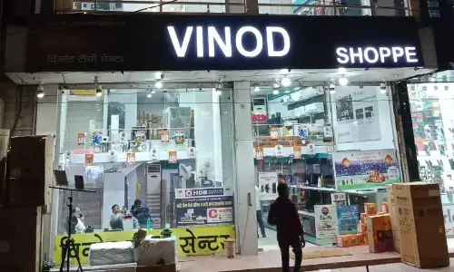 तीन मंजिला इलेक्ट्रानिक्स शॉप के शटर तोड़कर 12 लाख की चोरी