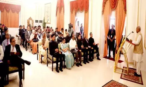 सैनिक कल्याण के लिए बड़ी राशि देने वालों का राज्यपाल मंगुभाई पटेल ने किया सम्मानित