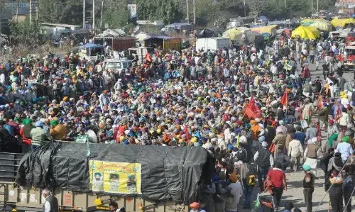 एक और किसान की मौत, चिलचिलाती धूप बनी सांस लेने में परेशानी, आंदोलन में मरने वाले किसानों का आकंड़ा बढ़ा