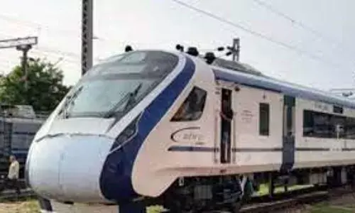 खजुराहो को मिली वंदे भारत ट्रेन की सौगात, अब बदलेगी बुंदेलखंड की तस्वीर खजुराहो को मिली वंदे भारत ट्रेन की सौगात, अब बदलेगी बुंदेलखंड की तस्वीर