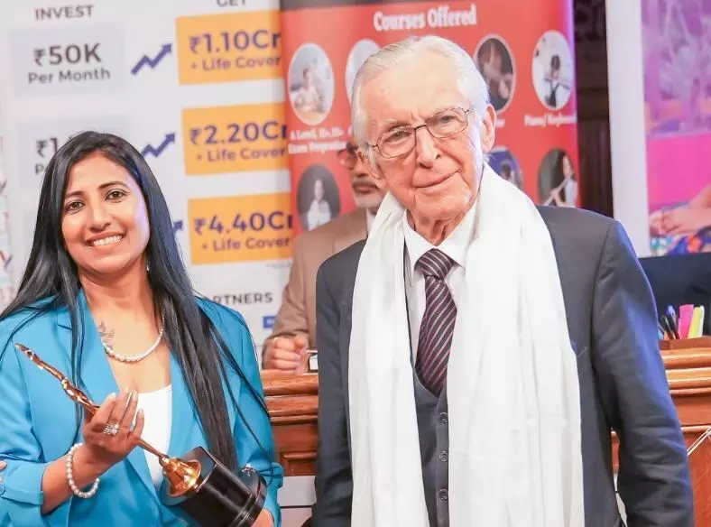 डॉ. सान्या शर्मा को परोपकार और सामाजिक प्रभाव के लिए ब्रिटिश संसद में शी इंस्पायर्स अवार्ड से सम्मानित किया गया डॉ. सान्या शर्मा को परोपकार और सामाजिक प्रभाव के लिए ब्रिटिश संसद में शी इंस्पायर्स अवार्ड से सम्मानित किया गया