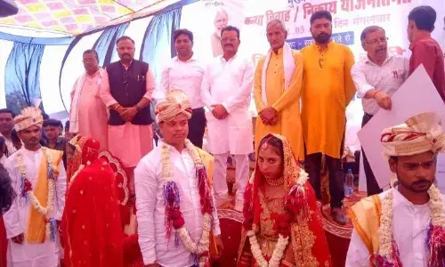 मुख्यमंत्री सामूहिक विवाह में एक-दूसरे के हुए 31 जोड़े मुख्यमंत्री सामूहिक विवाह में एक-दूसरे के हुए 31 जोड़े