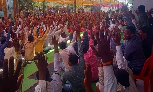 ग्रामसभा में लिया गया फैसला, अब ग्राम पांढरी में नहीं बनेगा कोई भी द्वार ग्रामसभा में लिया गया फैसला, अब ग्राम पांढरी में नहीं बनेगा कोई भी द्वार