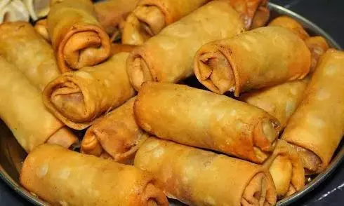 रमजान में इफ्तार के लिए घर पर बनाएं चिकन रोल, यहां जानिए आसान रेसिपी