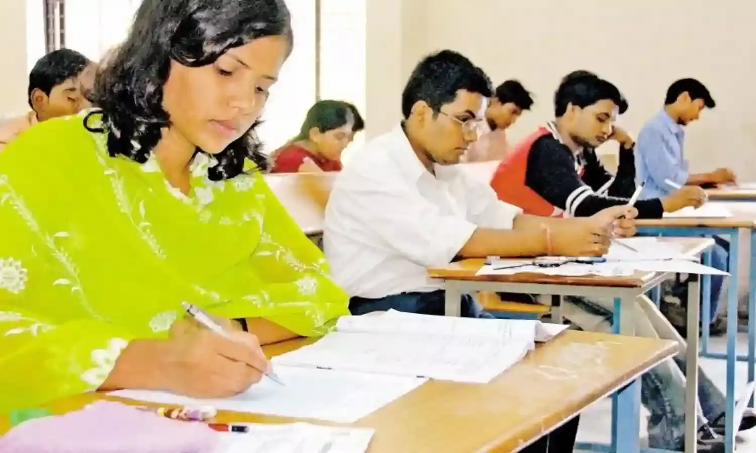 आधे शिक्षक ही पहुँचे मूल्यांकन करने नतीजा आधी कॉपियाँ ही चैक हो पाईं