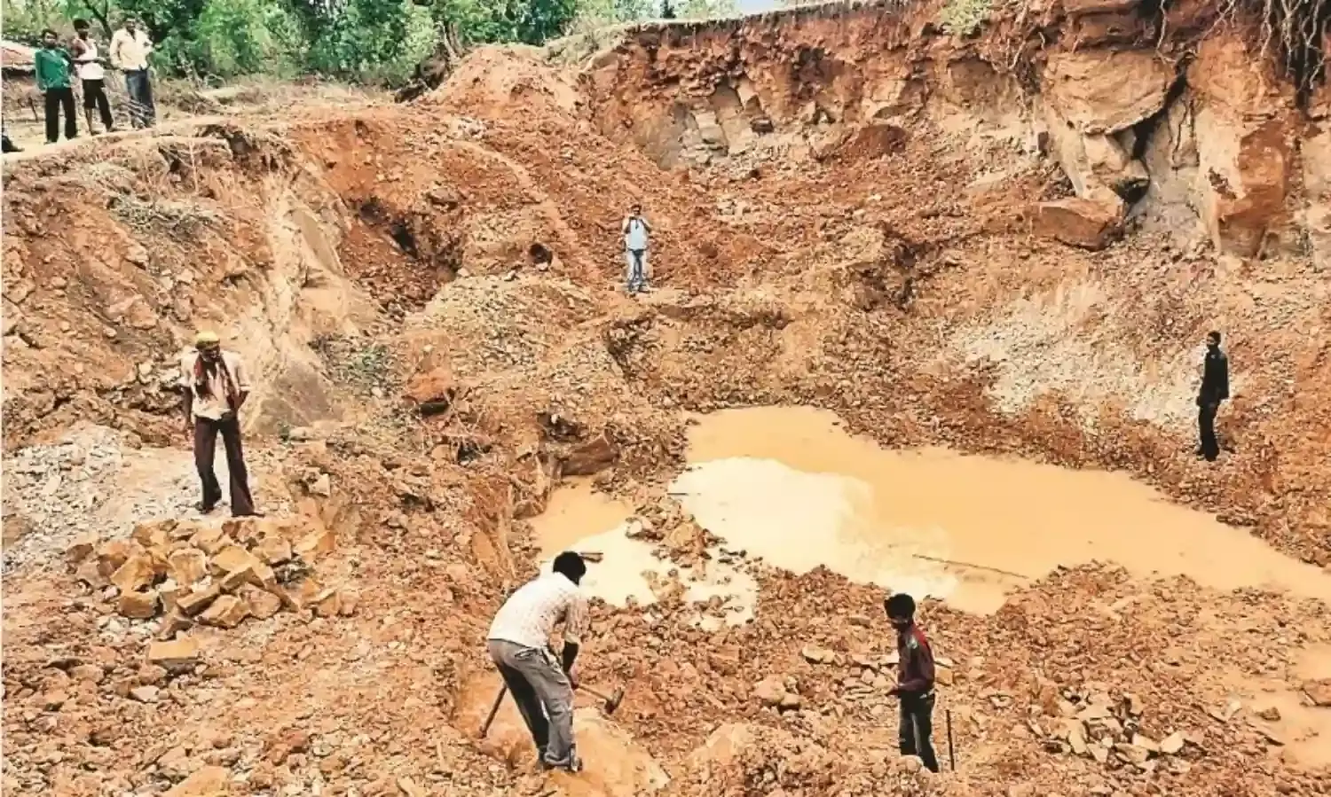 भाजपा नेता और थाना प्रभारी की लड़ाई के चलते खुल रही अवैध खनन की पोल