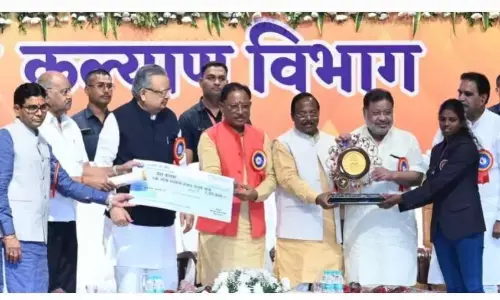 जब प्रतिभाएं निखरती हैं तो समाज भी निखरता है जब प्रतिभाएं निखरती हैं तो समाज भी निखरता है