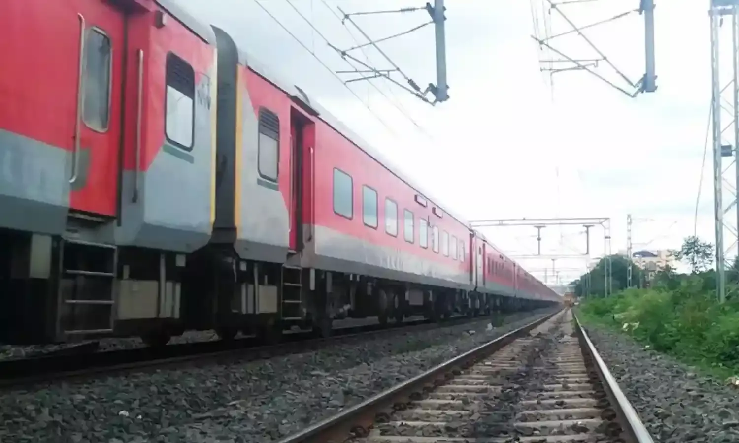 कोयम्बटूर-भगत की कोठी होली स्पेशल ट्रेन खुलते ही हुई रिग्रेड, यात्री परेशान