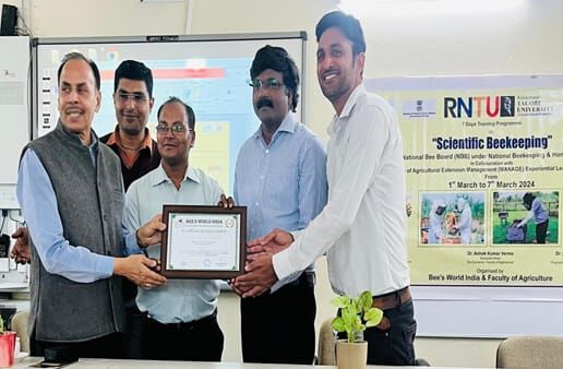 रबीन्द्रनाथ टैगोर विश्वविद्यालय के कृषि संकाय में सात दिवसीय वैज्ञानिक मधुमक्खी पालन प्रशिक्षण संपन्न