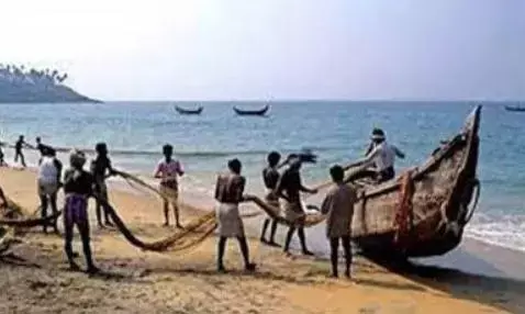 15 भारतीय मछुआरों को श्रीलंकाई नौसेना ने पकड़ा