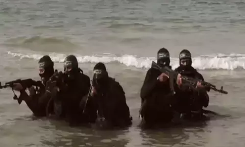 आईडीएफ के मिलिट्री बेस पर मेढ़क यूनिट ने किया हमला, जानिए हमास के इस खूफिया गिरोह के बारे में आईडीएफ के मिलिट्री बेस पर मेढ़क यूनिट ने किया हमला, जानिए हमास के इस खूफिया गिरोह के बारे में