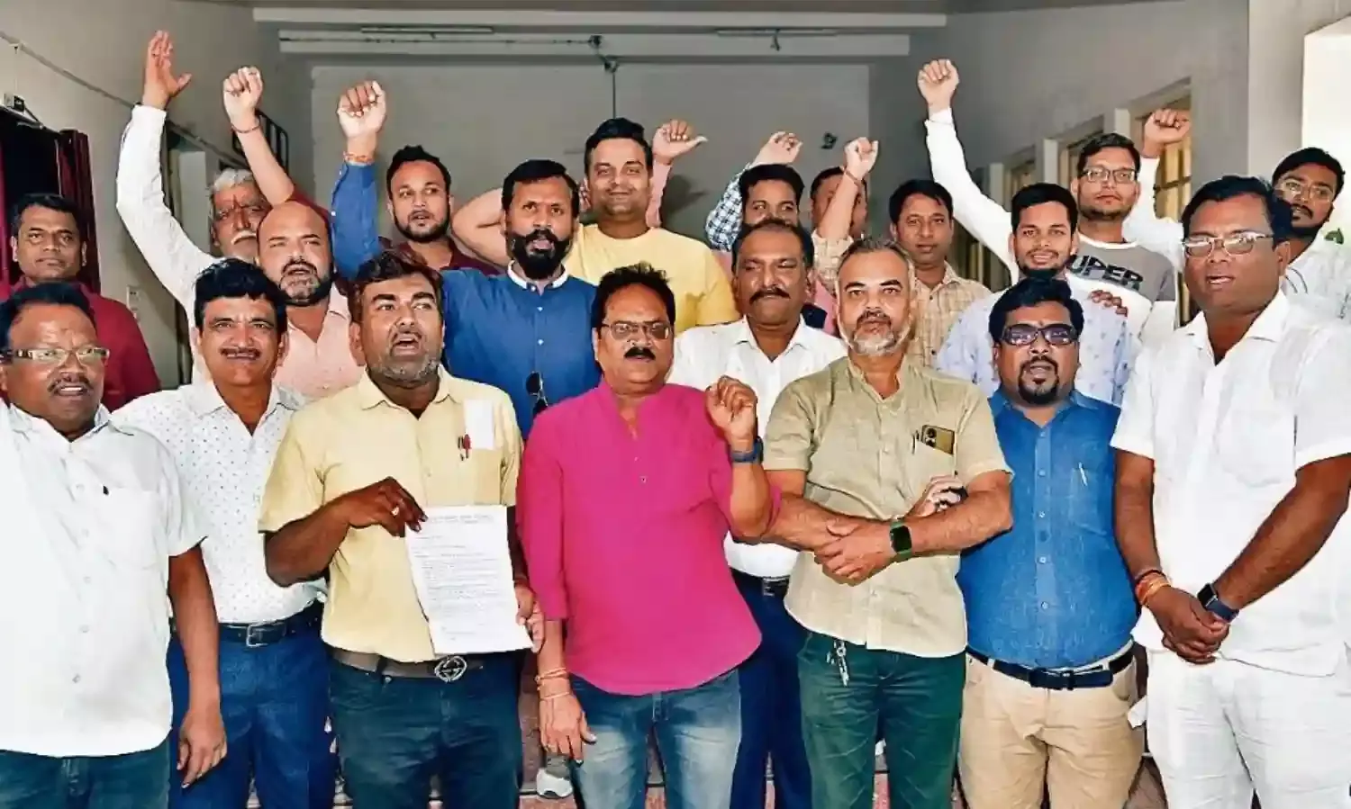 मेडिकल में 2 घंटे तक बंद रहा काम