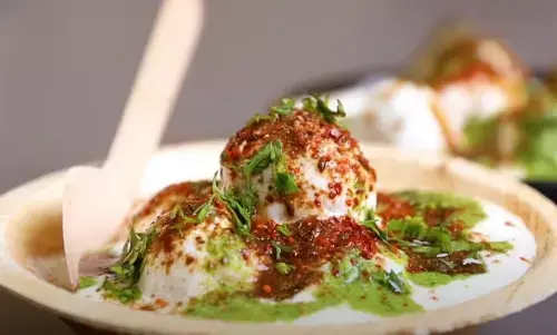 होली के मौके पर दही वड़ा बनाने की है परंपरा, यहां जानिए आसान और परफेक्ट रेसिपी