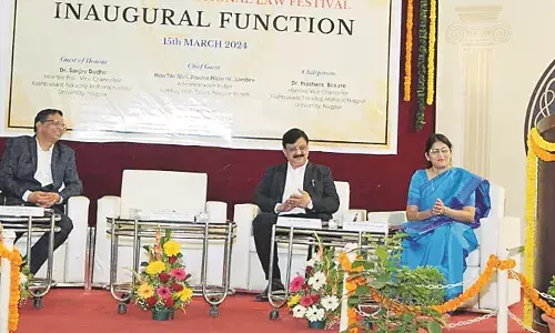 महाविद्यालय से सामाजिक लक्ष्यों के लिए लड़ने की प्रेरणा मिली : न्या. सांबरे महाविद्यालय से सामाजिक लक्ष्यों के लिए लड़ने की प्रेरणा मिली : न्या. सांबरे