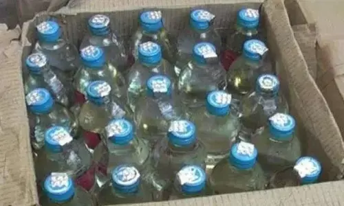 अवैध शराब के मामले पकडे गए आरोपी के कब्जे से बरामद हुई चोरी की मोटर साइकिल